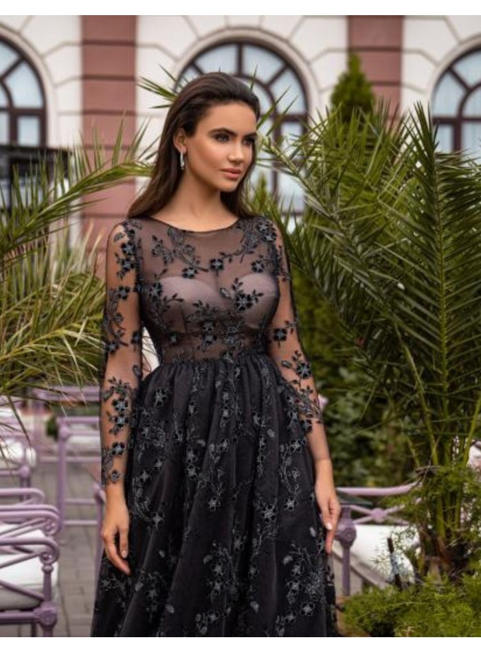 Vestido largo de fiesta con tul y encaje bordado