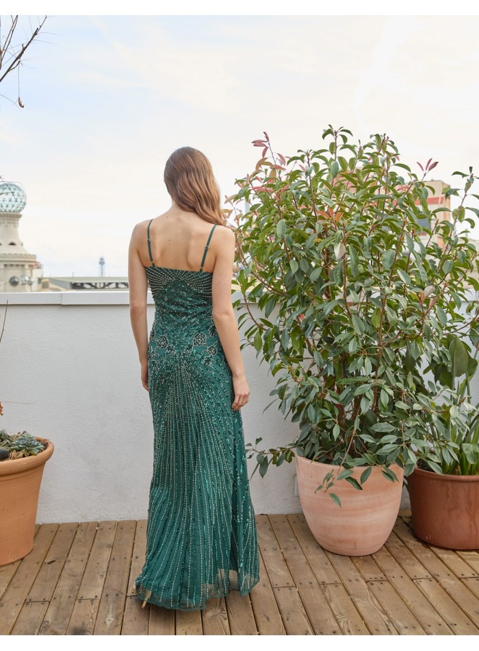 Vestido largo de fiesta con pedrería y escote en V verde
