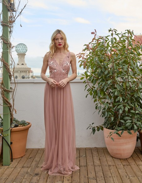 Vestido largo de fiesta con detalle pedrería y falda de tul