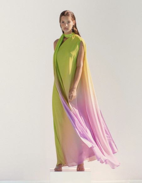 Robe longue multicolore à encolure asymétrique
