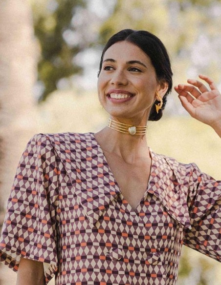 Gold choker with white moonstone