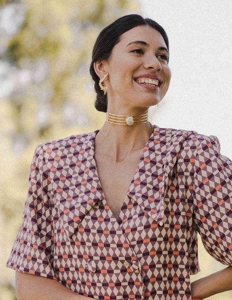 Gold choker with white moonstone