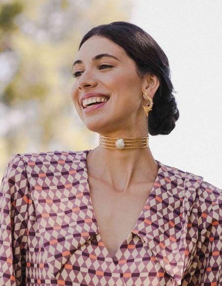 Gold choker with white moonstone