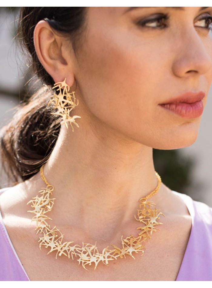 Collar dorado con adorno estrellas de mar