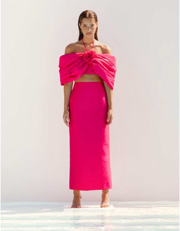 High-waisted pencil skirt with high waistline