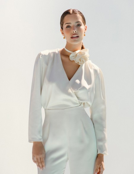 Satin party pants with high waistband for guests