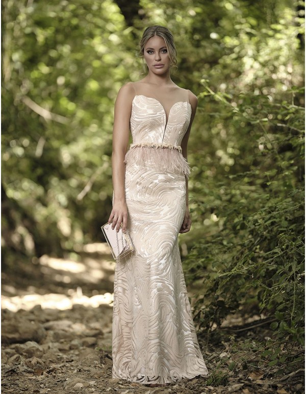 Robe longue de fête brodée de sequins