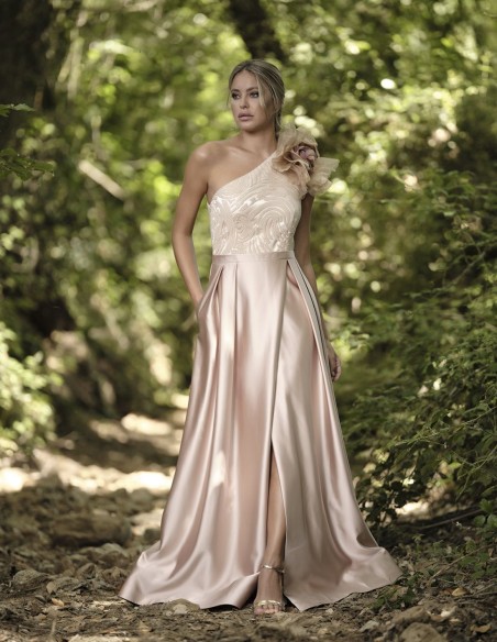 Robe de soirée longue avec corsage à paillettes et jupe en satin