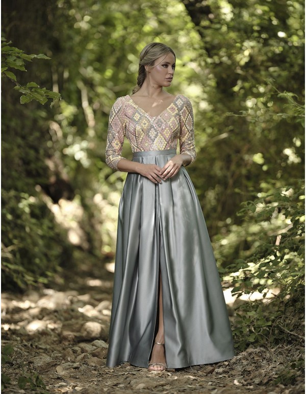 Robe longue avec paillettes et jupe en satin