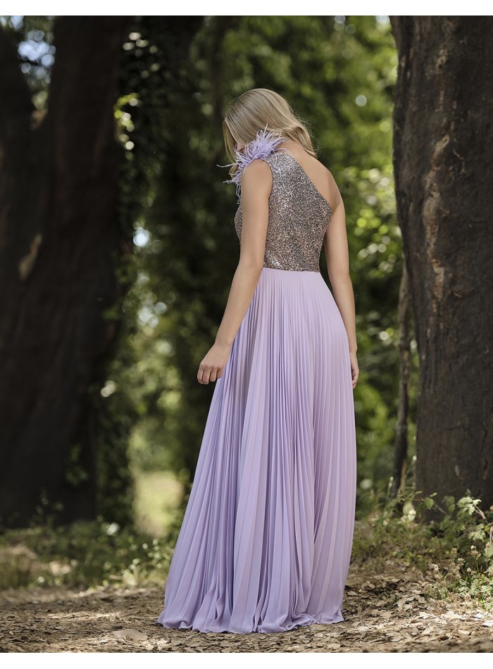 Vestido de fiesta plisado con cuerpo lentejuela