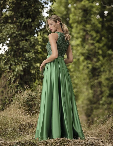 Robe de soirée longue en satin avec paillettes