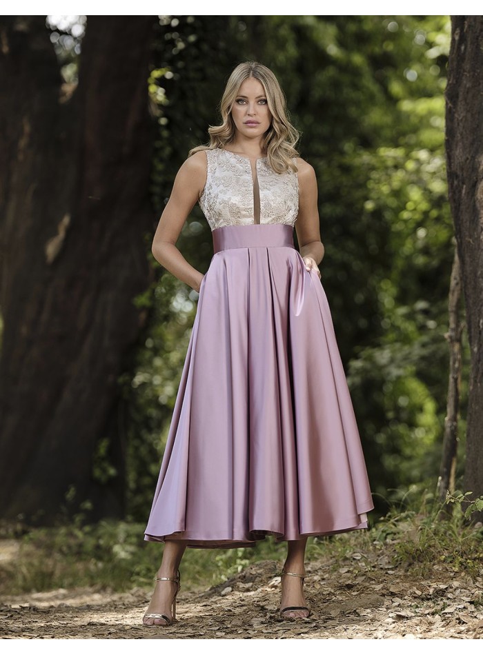 Vestido midi de fiesta rosa con bordado dorado