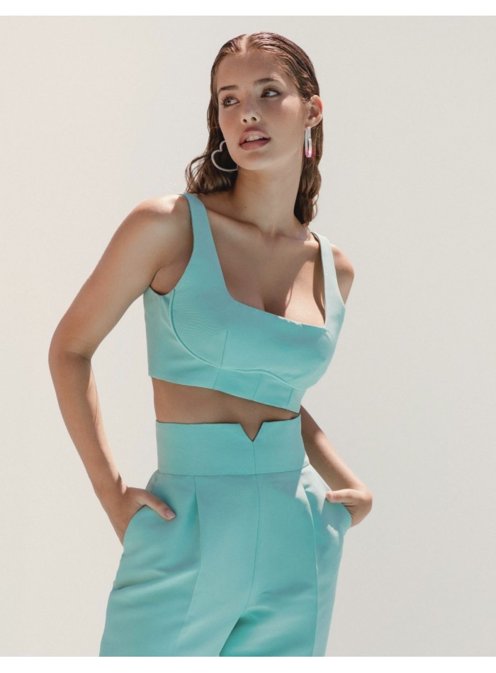 Long trousers with wide waistband and darts