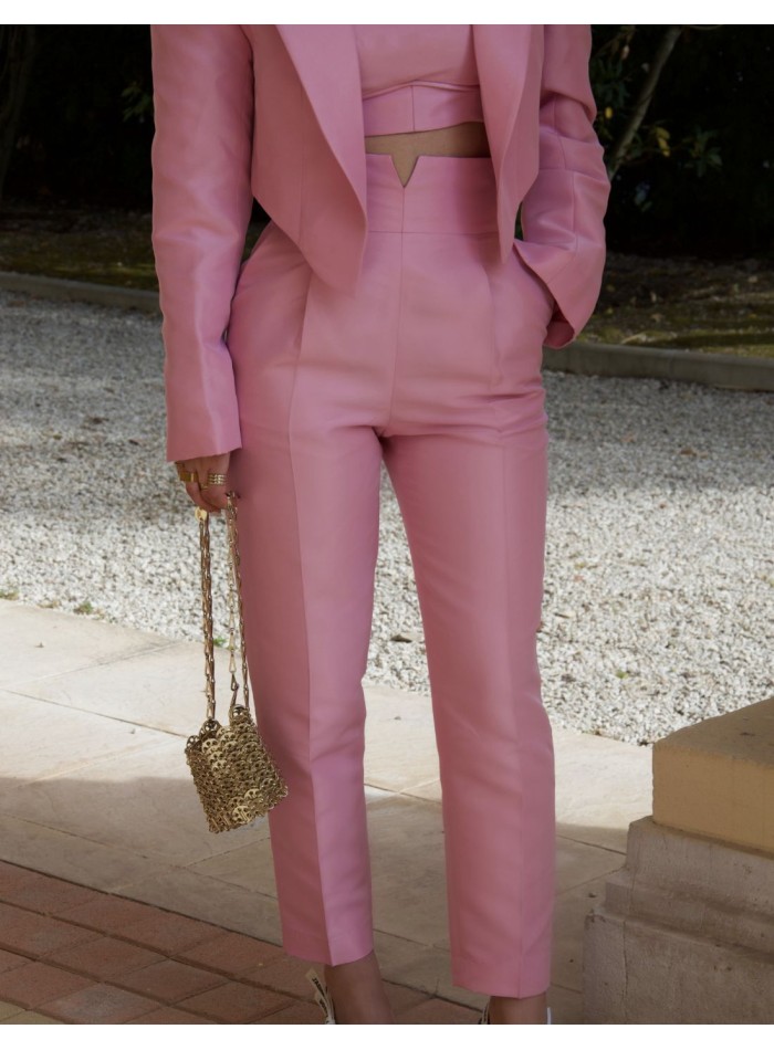 Pantalon à taille large et à plis avec ceinture...