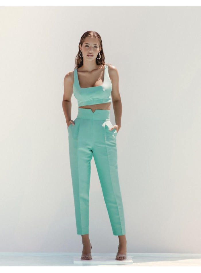 Long trousers with wide waistband and darts