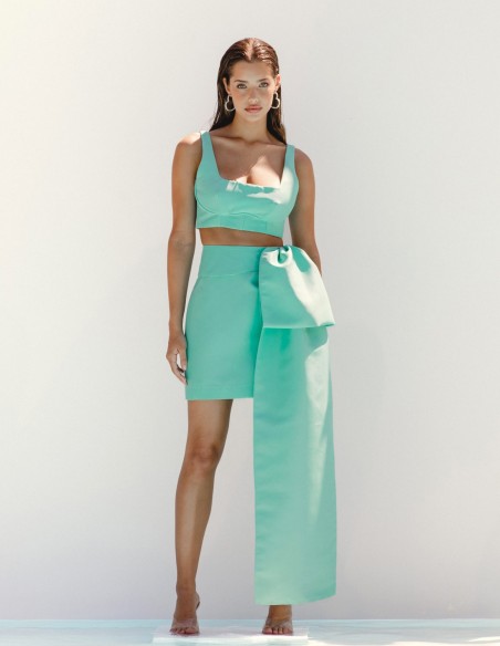 Crop top de fiesta con tirante grueso y cierre lazada