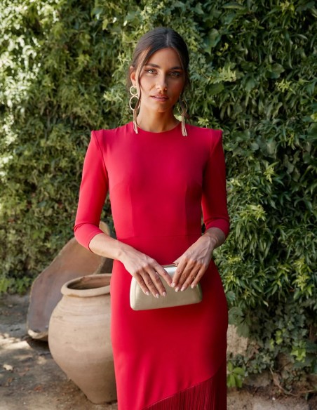 Vestido midi rojo de flecos con manga francesa