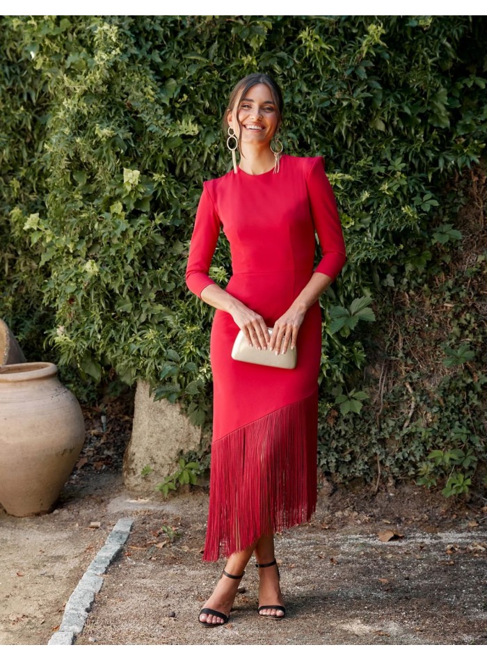 Vestido midi rojo de flecos con manga francesa