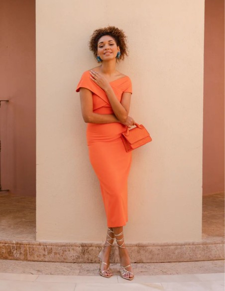 Vestido midi de escote cruzado con falda tubo