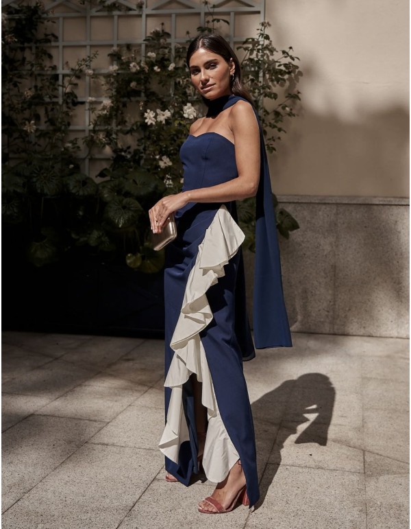 Navy blue party shawl for guests.