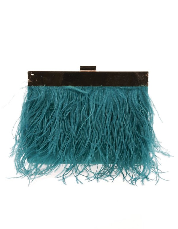 Clutch bag with fine feathers on both sides and metallic clasp