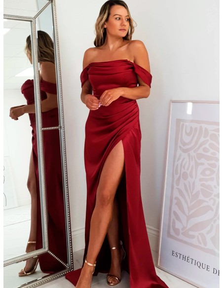 Evening dress with bandeau neckline, bodice and satiny fabric