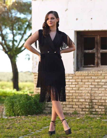 Robe de soirée sans manches avec franges et décolleté