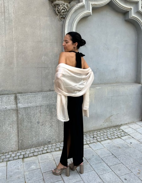 Fitted midi party dress in black.