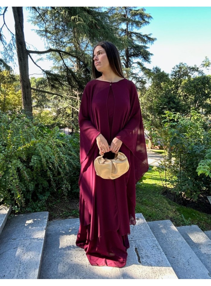Long chiffon cape for autumn events.