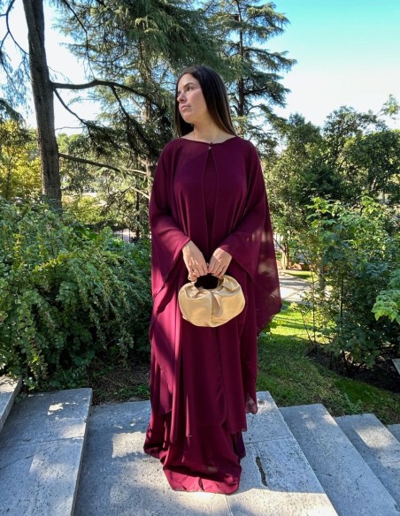 Long chiffon cape for autumn events.