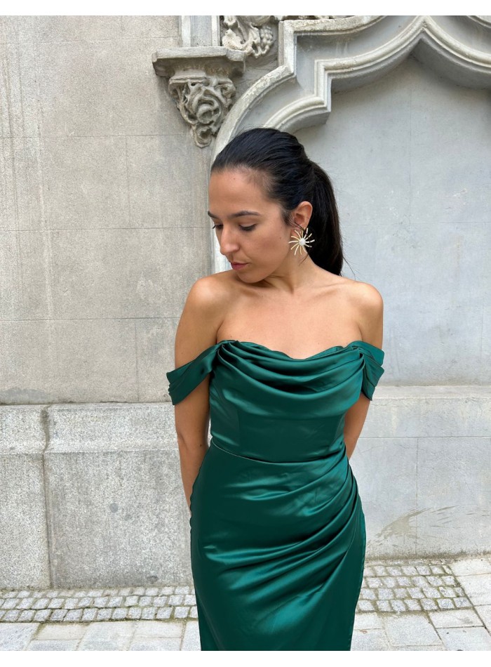 Evening dress with bandeau neckline, bodice and satiny fabric