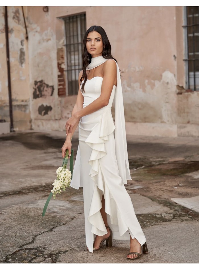 Sweetheart neckline and ruffles wedding dress