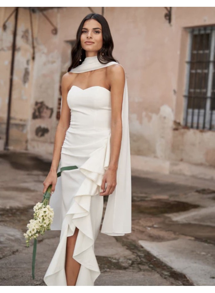 Sweetheart neckline and ruffles wedding dress