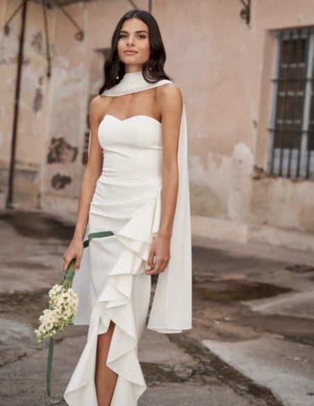 Sweetheart neckline and ruffles wedding dress