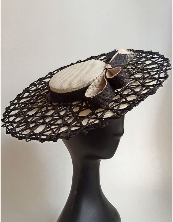 Pamela for guests in black and ivory. 2