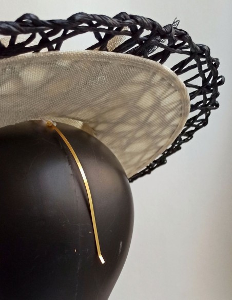 Guest pamela with bow and raffia grid.