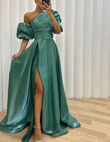Robe longue satinée avec manches ballon