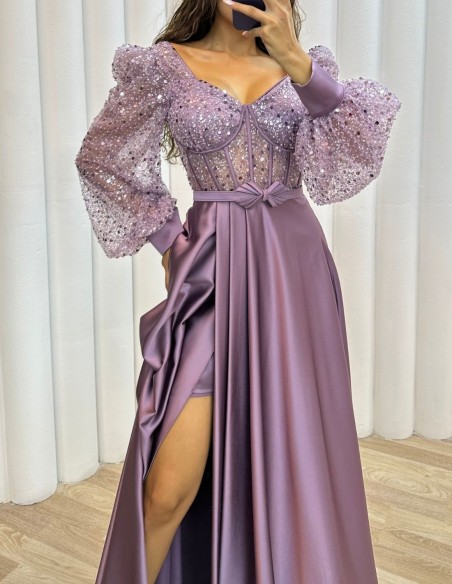 Robe longue satinée avec corset à paillettes