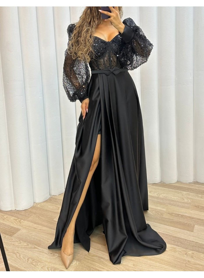 Robe longue satinée avec corset à paillettes