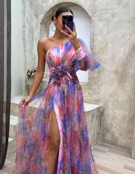 Vestido de fiesta asimétrico multicolor con detalle flor rosas y lilas