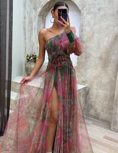 Vestido de fiesta asimétrico multicolor con detalle flor para invitada