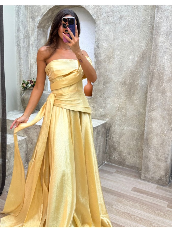 Robe de bal à corset avec nœud et jupe froncée