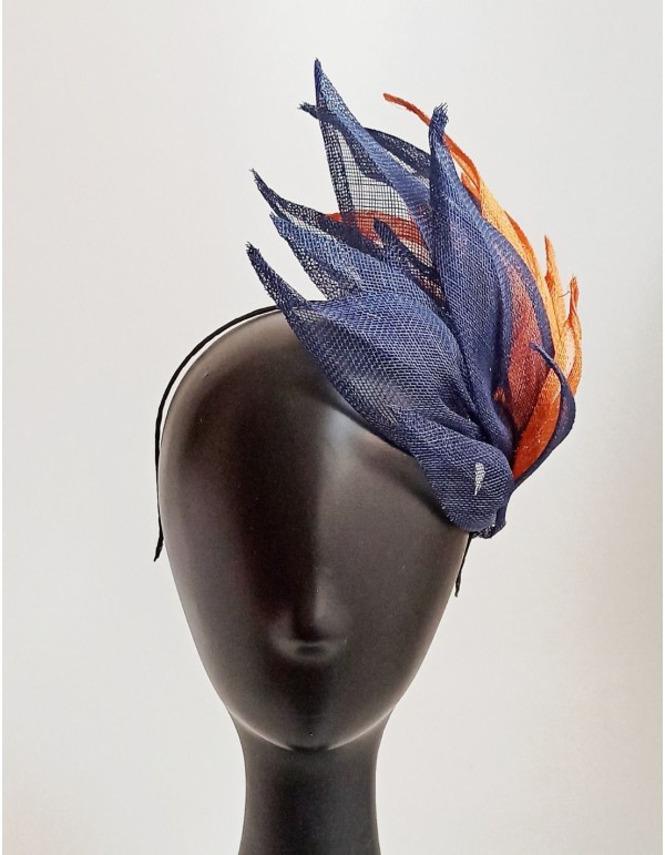 Guest headdress made of raffia and leaves. 2