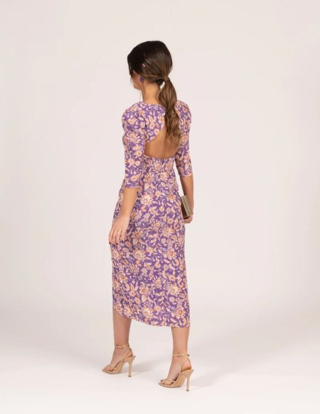 Vestido midi estampado floral morado con manga fruncida