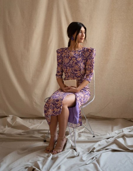 Robe midi à imprimé floral violet et manches volantées