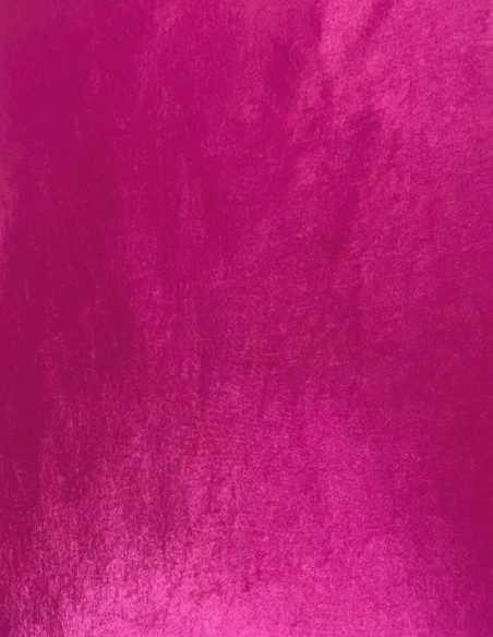 Vestido de fiesta corto con corte recto y detalles pedrería