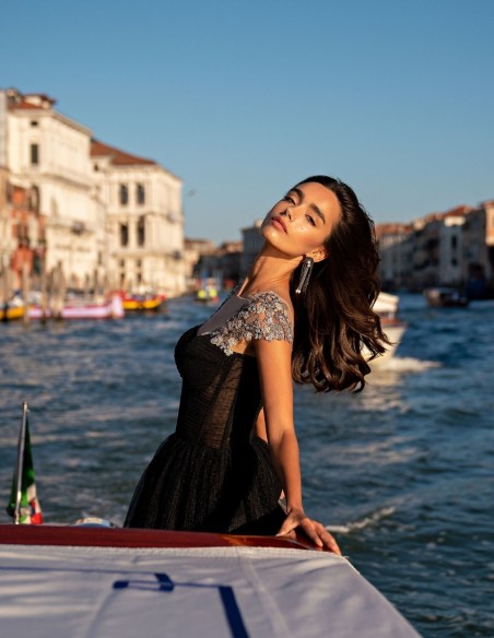 Robe de soirée midi noire avec jupe en tulle