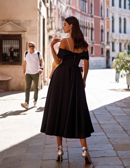 Robe de soirée midi avec bretelles et encolure bardot