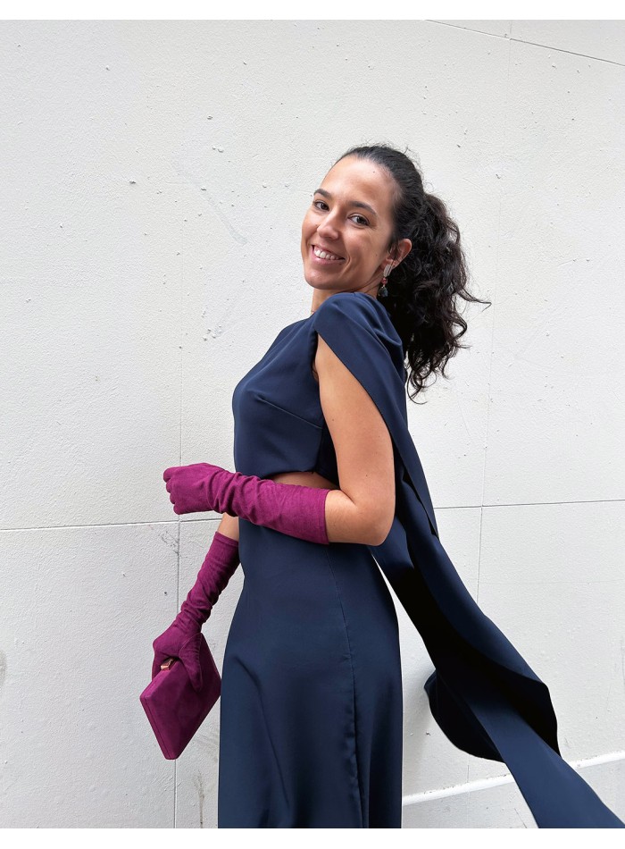 Robe de soirée midi avec découpe et manches cape