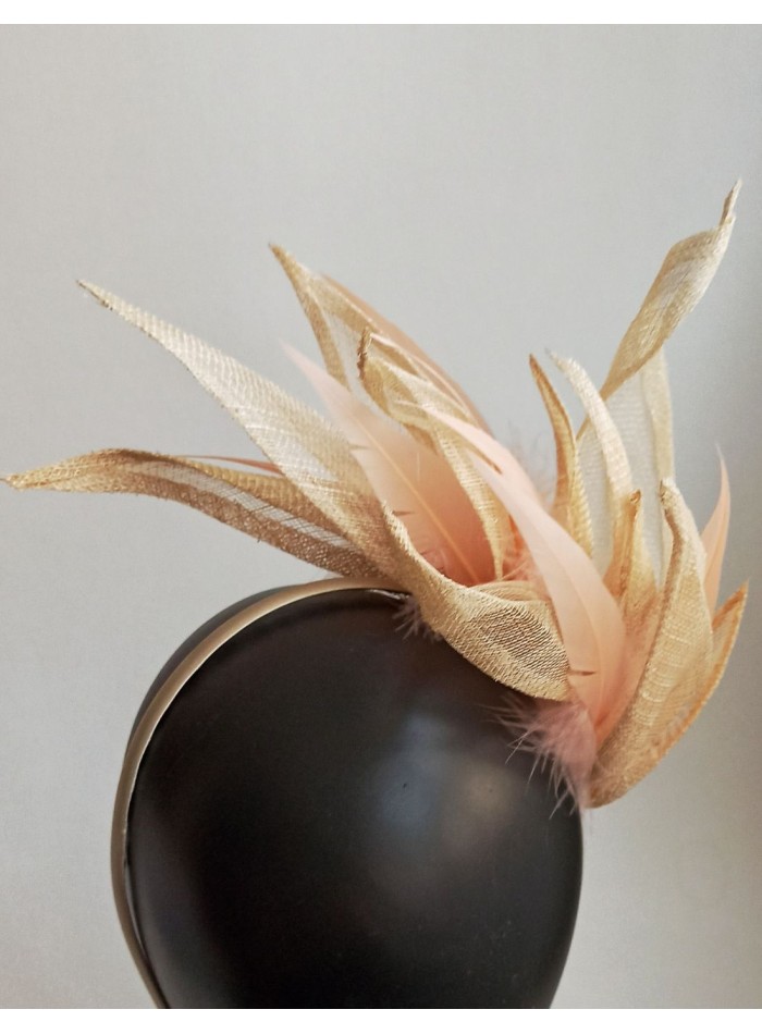 Guests headband for daytime events.